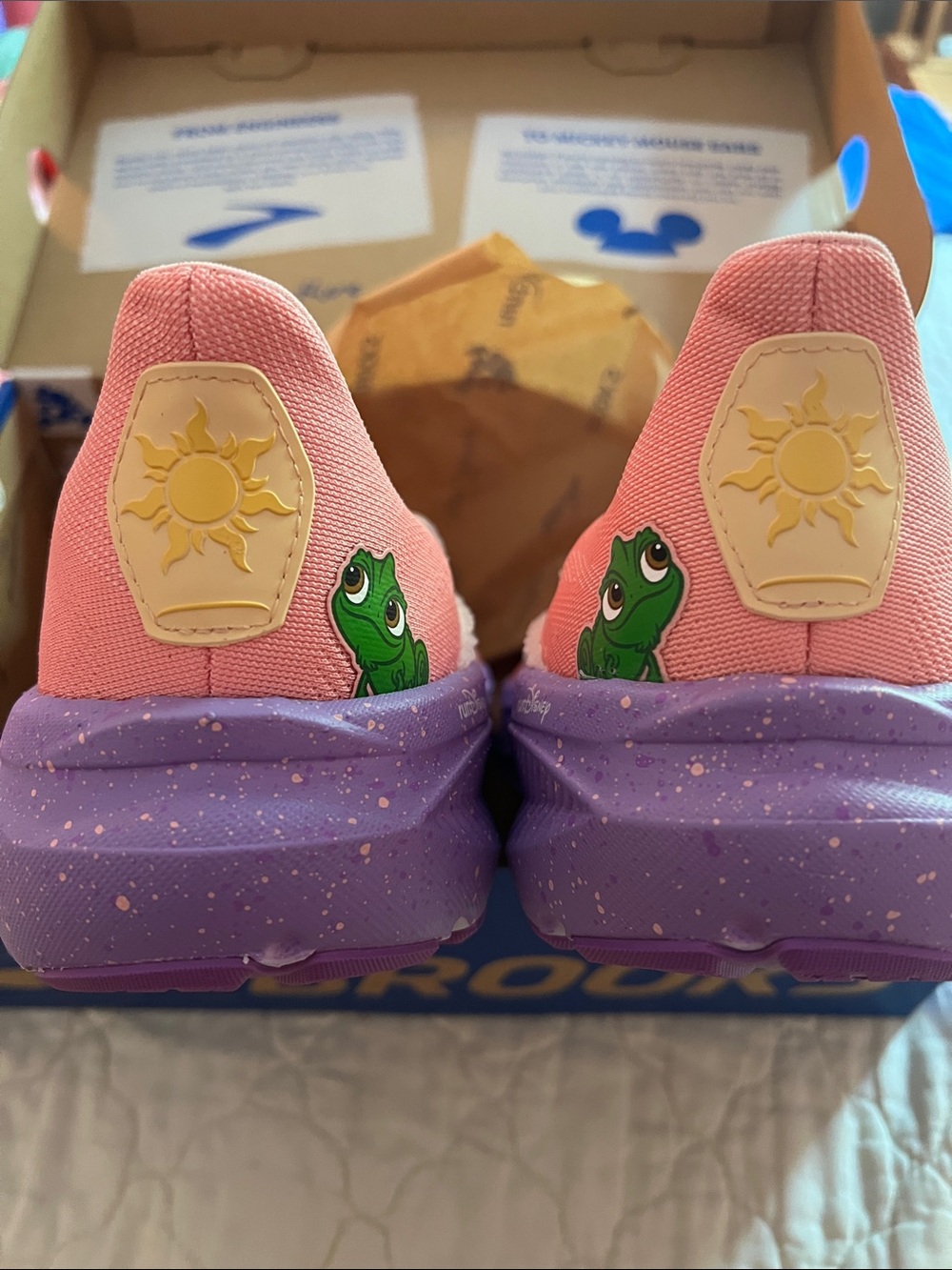 Brooks Ghost 17 runDisney Rapunzel Sneakers 💜 Pink Purple Princess Shoes NEW - Picture 3 of 6